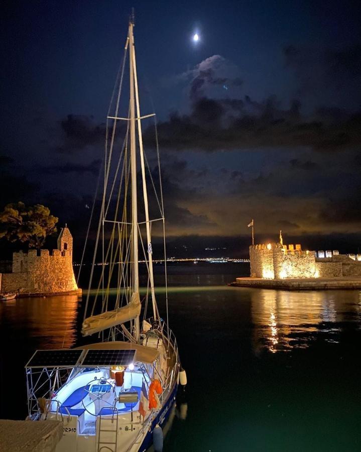 Nafpaktos Beach Luxury Suites エクステリア 写真