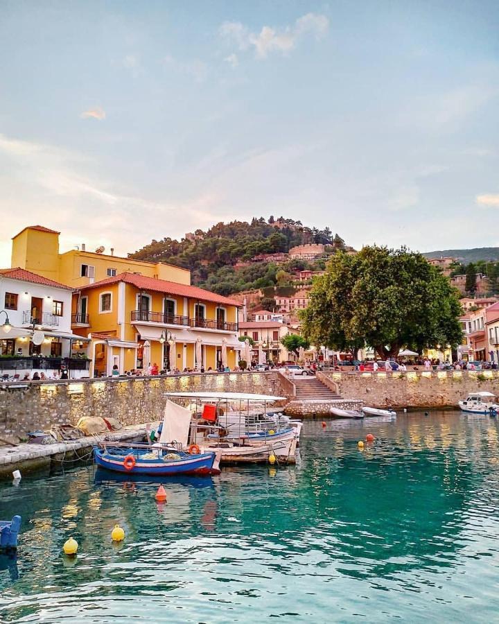 Nafpaktos Beach Luxury Suites エクステリア 写真