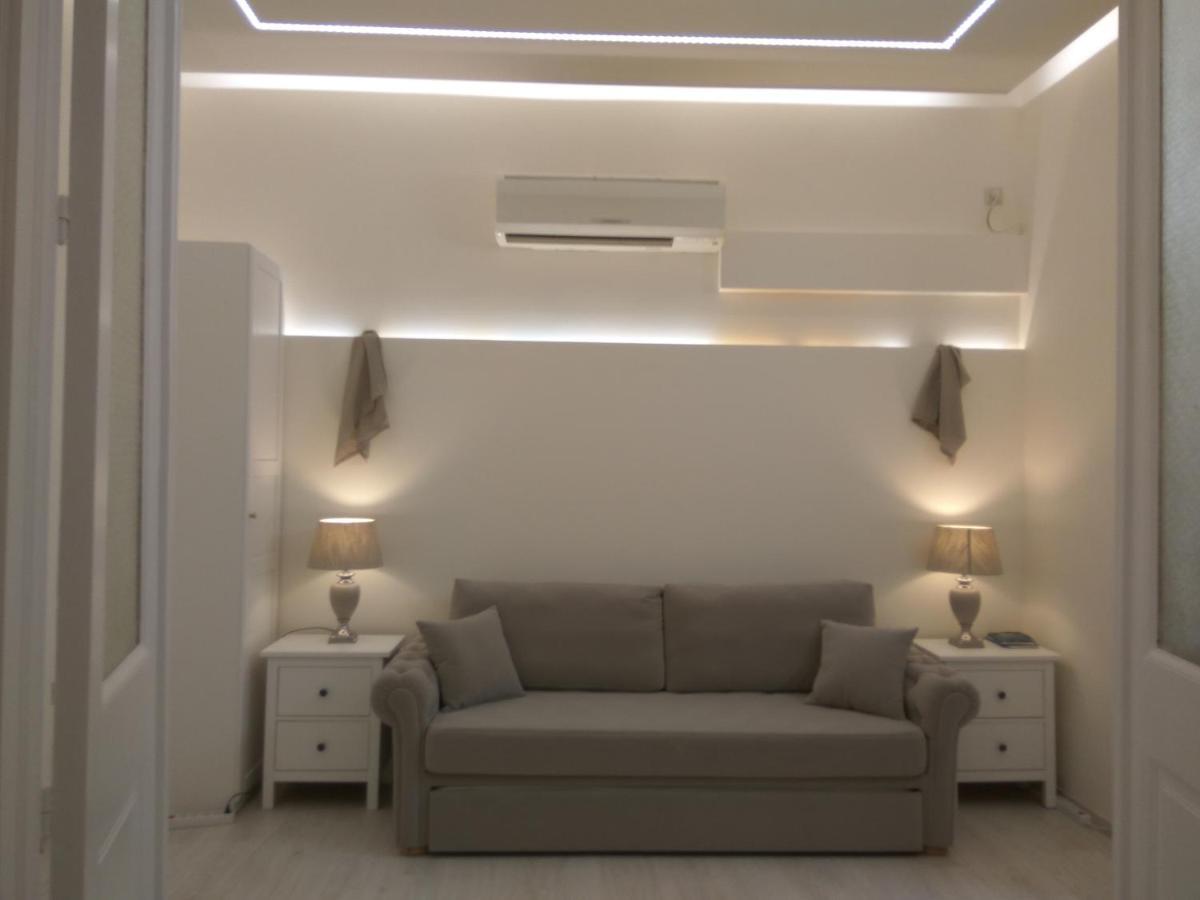 Nafpaktos Beach Luxury Suites エクステリア 写真