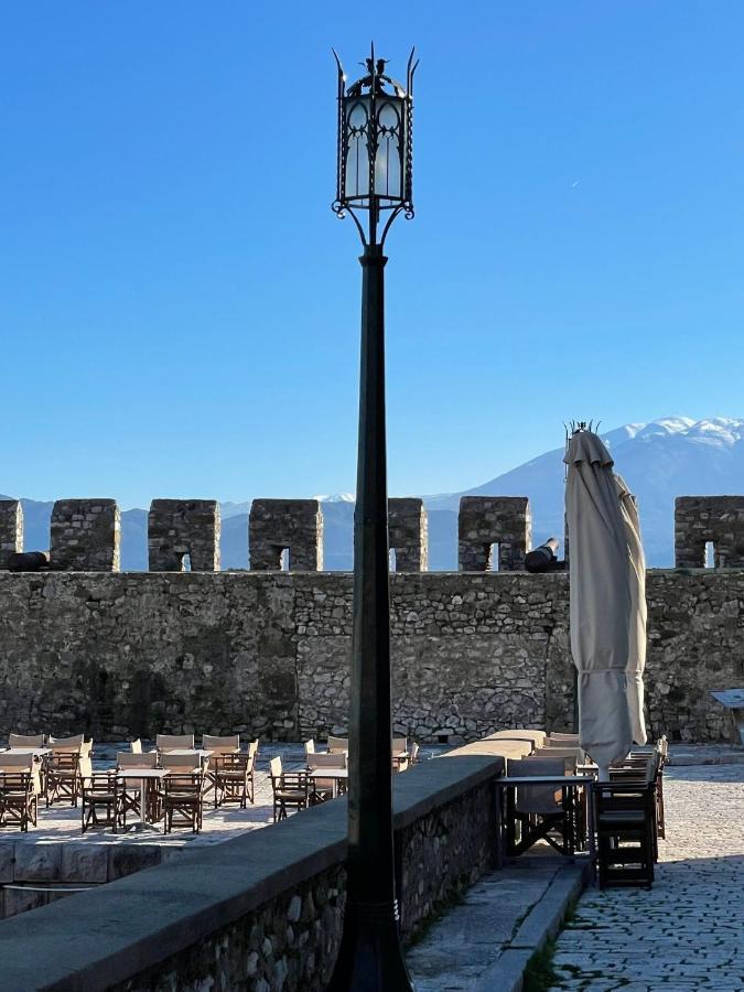Nafpaktos Beach Luxury Suites エクステリア 写真