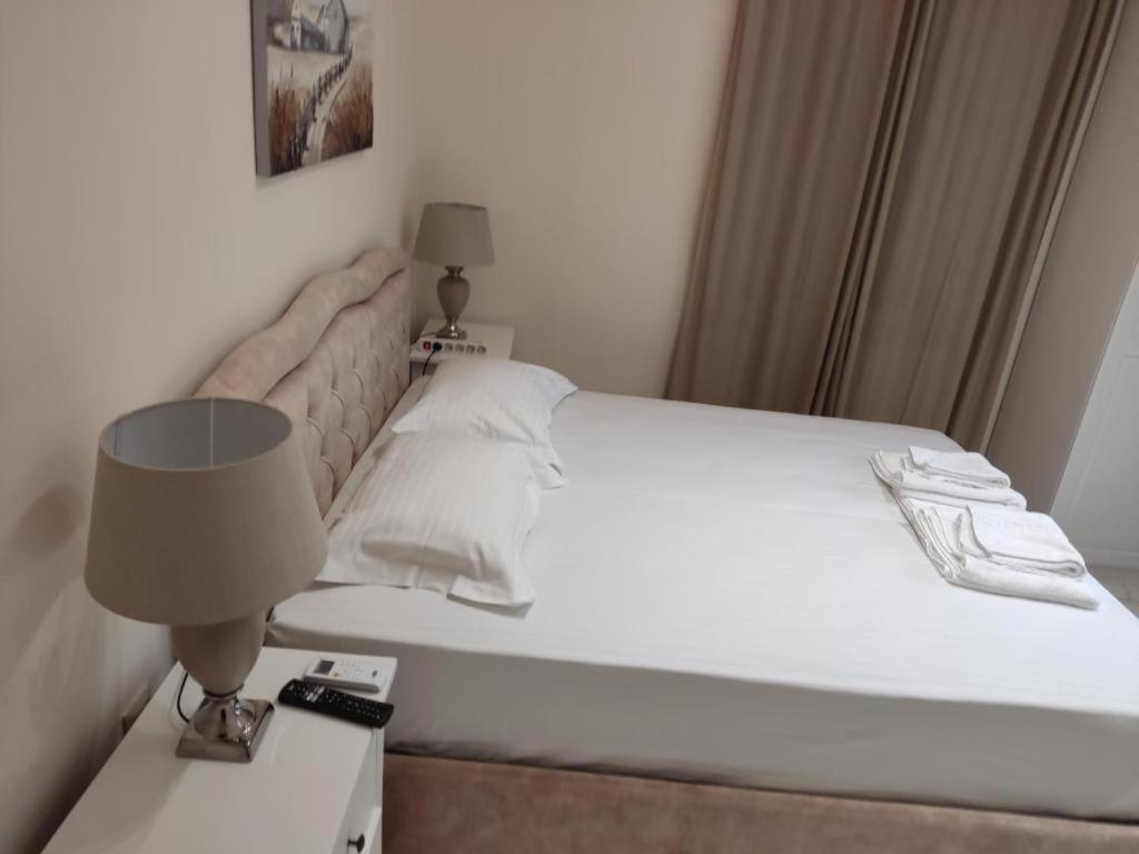 Nafpaktos Beach Luxury Suites エクステリア 写真