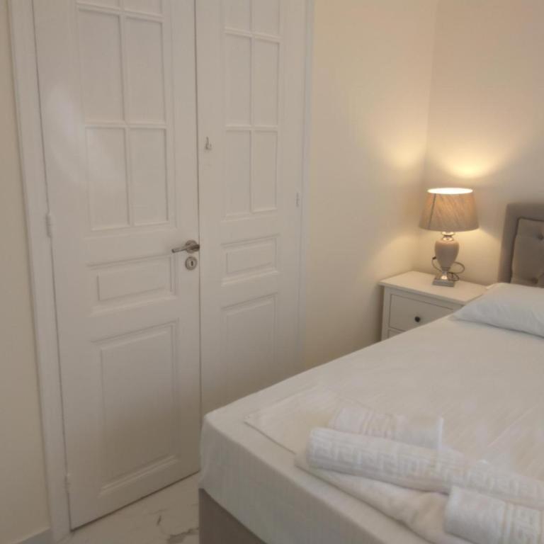 Nafpaktos Beach Luxury Suites エクステリア 写真