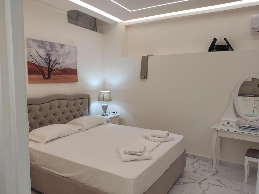 Nafpaktos Beach Luxury Suites エクステリア 写真